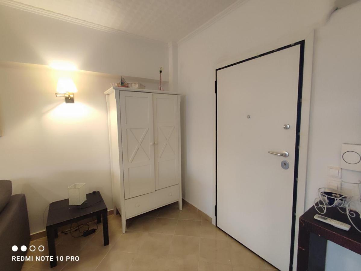 Andrew'S Sunset View Apartment Лутраки Екстериор снимка