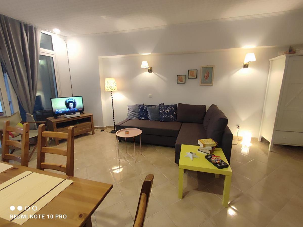 Andrew'S Sunset View Apartment Лутраки Екстериор снимка