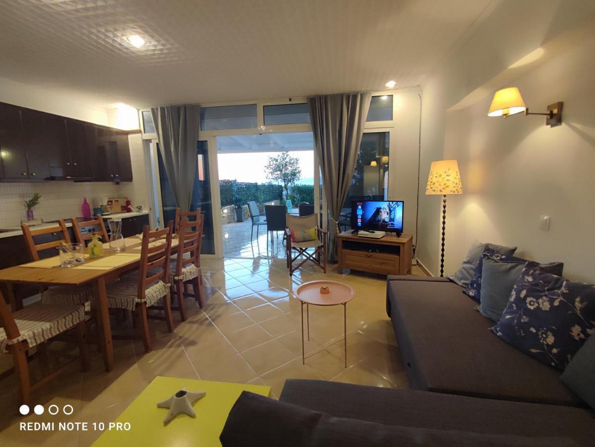 Andrew'S Sunset View Apartment Лутраки Екстериор снимка