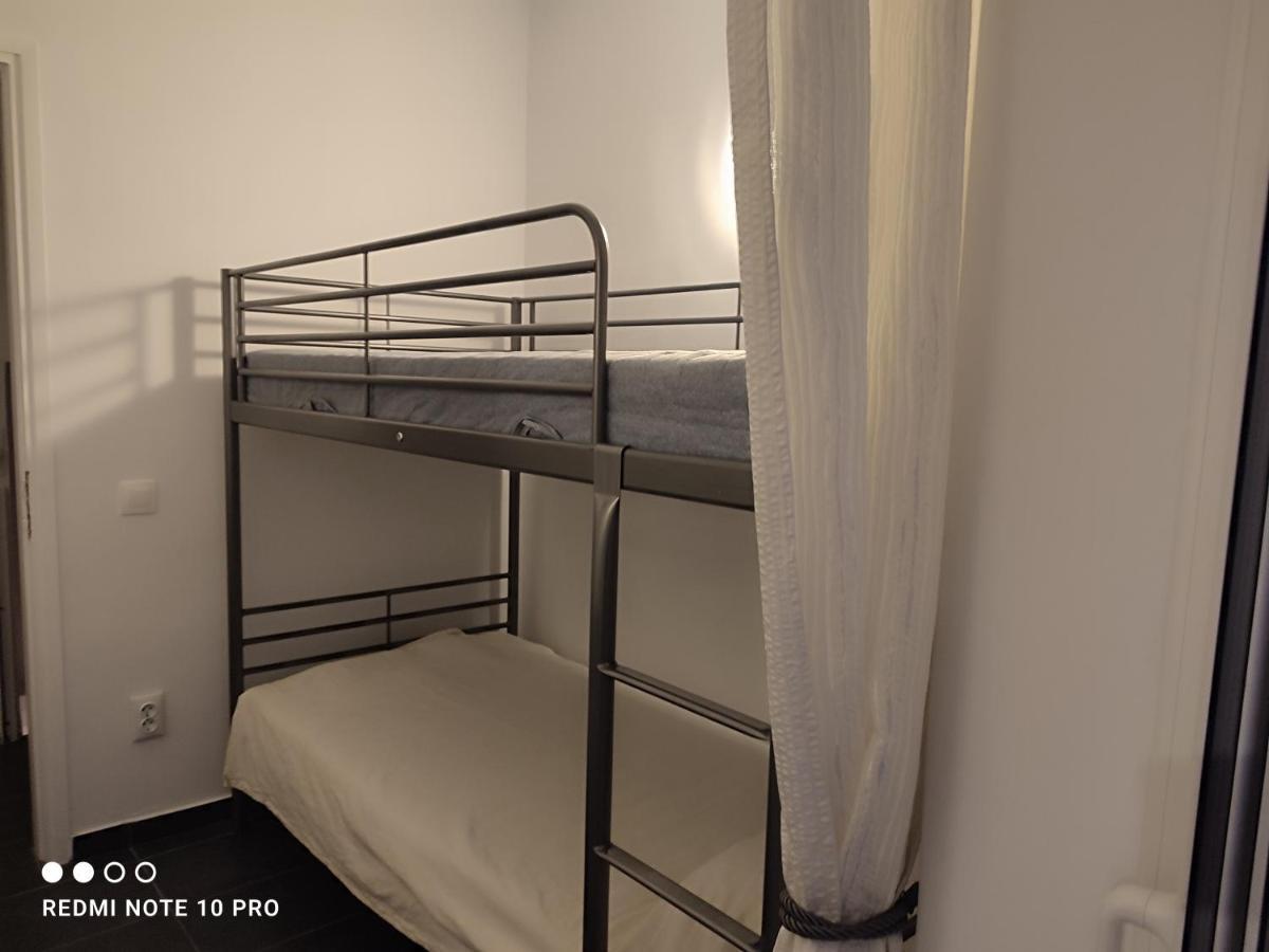 Andrew'S Sunset View Apartment Лутраки Екстериор снимка