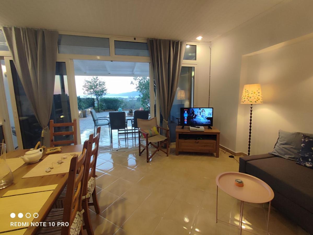 Andrew'S Sunset View Apartment Лутраки Екстериор снимка
