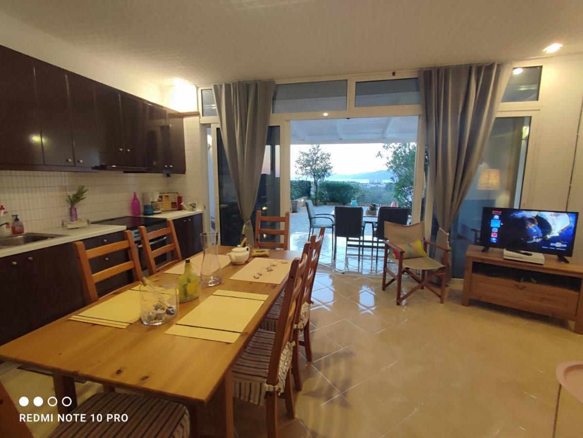 Andrew'S Sunset View Apartment Лутраки Екстериор снимка