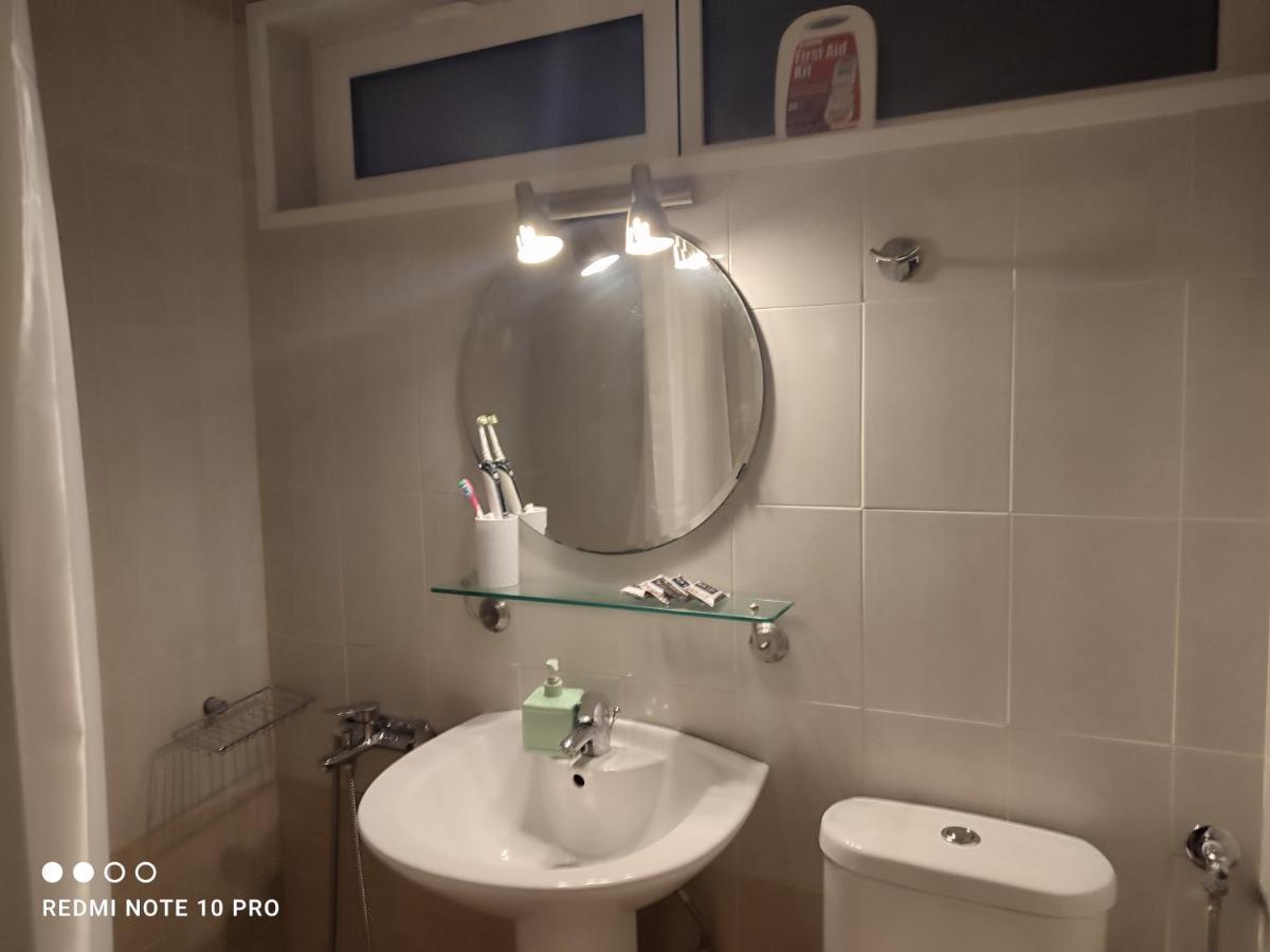 Andrew'S Sunset View Apartment Лутраки Екстериор снимка